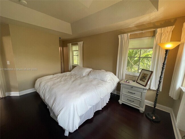 Building Photo - 160 Jacaranda Country Club Dr