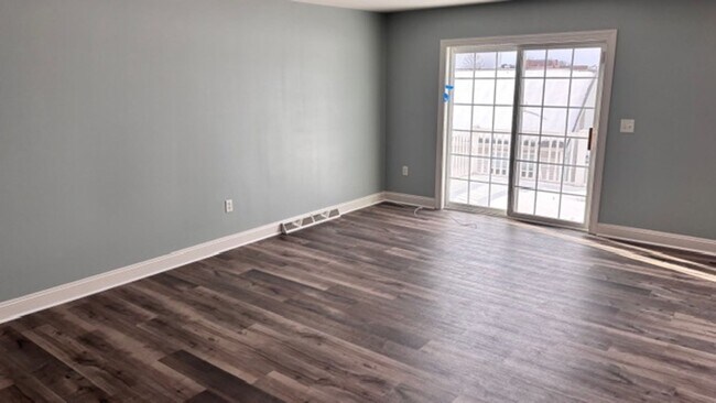 Building Photo - $2,200 townhome for rent Swatara township 3 bed 2.5 baths