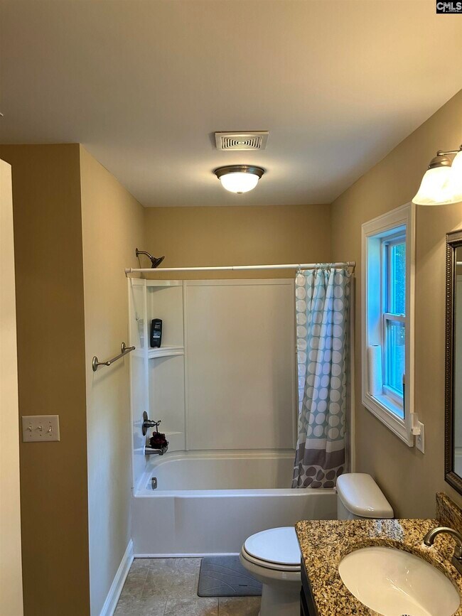 Building Photo - 105 High Bluff Ln