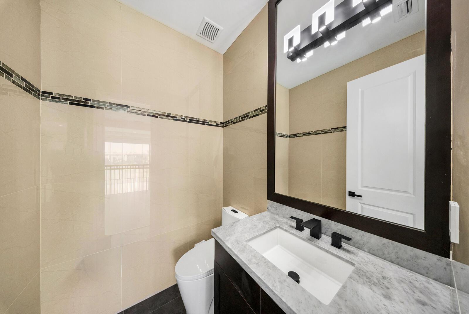 Building Photo - 9065 Watercrest Cir E