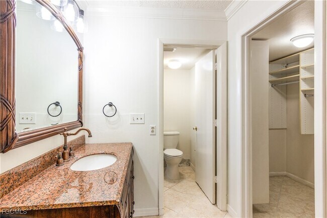 Building Photo - 15126 Parkside Dr