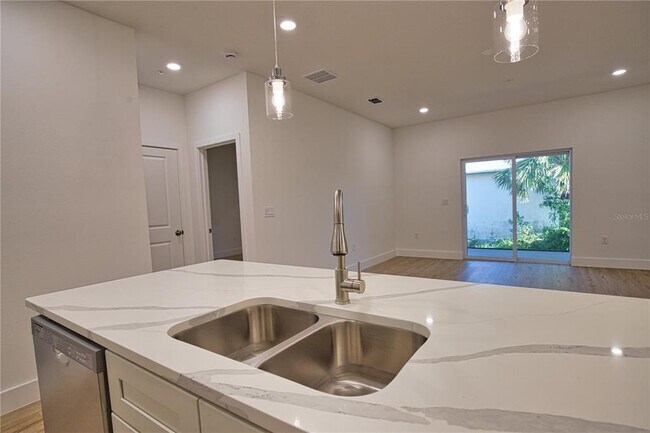 Building Photo - 289 Boundary Blvd