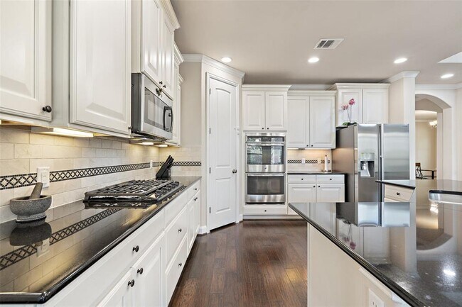 Building Photo - 21909 Esmeralda Dr