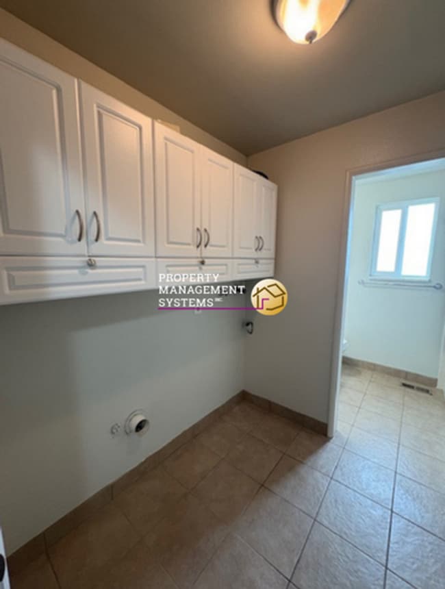 Building Photo - 4 Bedroom Home in Taylorsville!