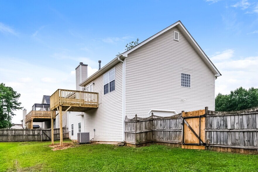 Building Photo - 9695 Poole Rd