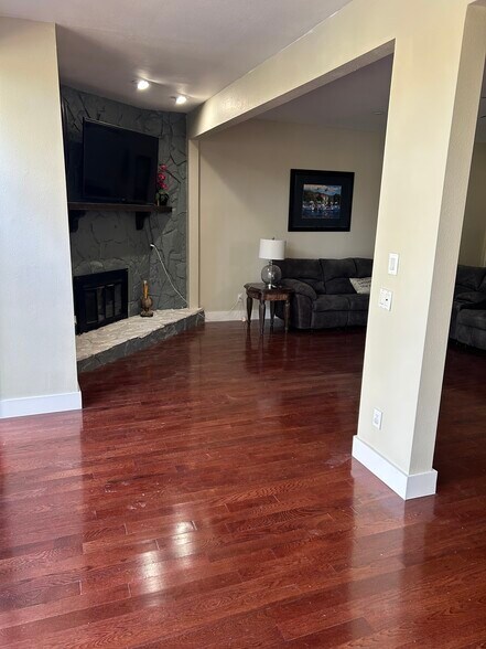 Building Photo - 6040 River Trace Rd