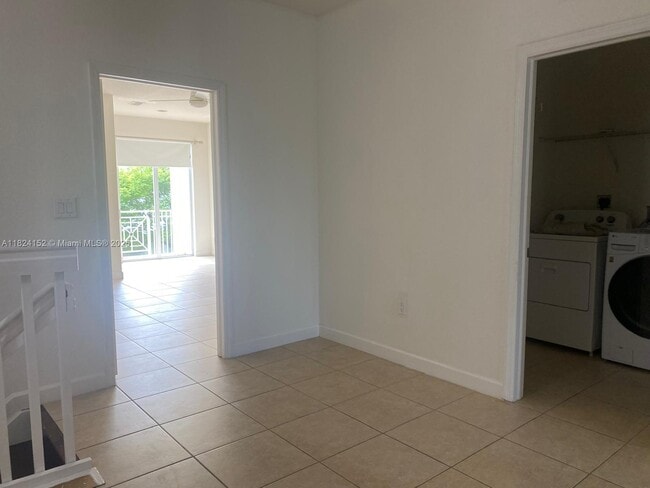 Building Photo - 7530 NW 114th Pl