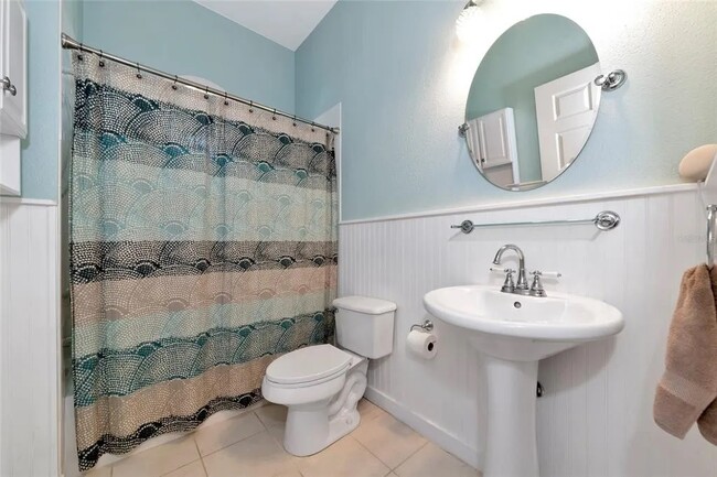 Building Photo - 412 36th St NE