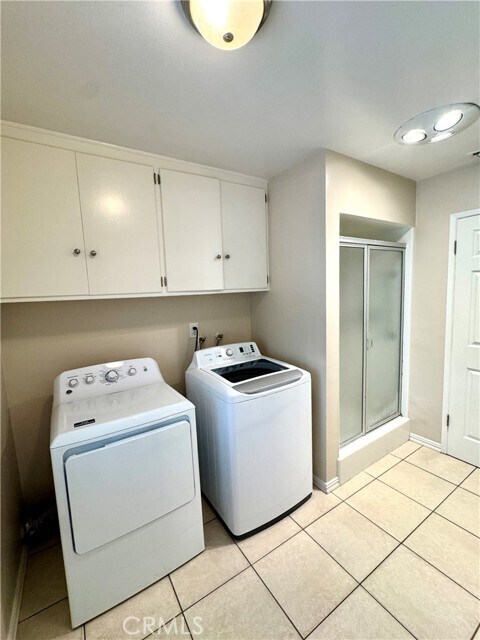 Building Photo - 2319 La Sierra Way