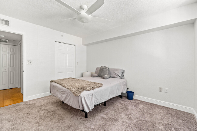 Building Photo - 1801 N Flagler Dr
