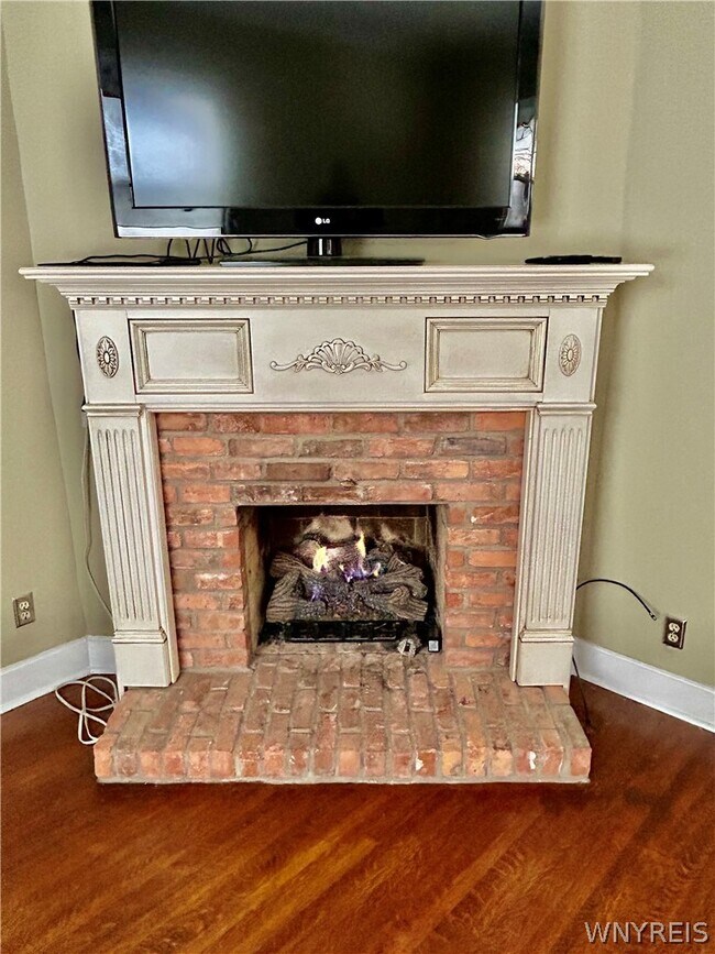 Building Photo - 38 Oakland Pl