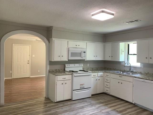 Building Photo - 719 E Chestnut St