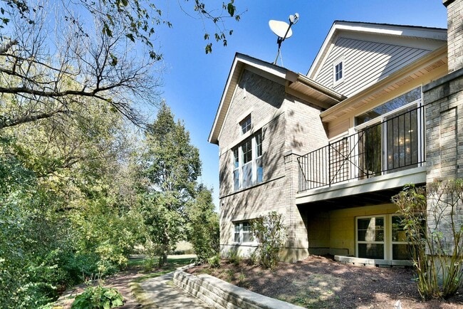 Building Photo - 982 Indigo Ct