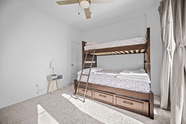 Building Photo - 516 Secretariat Dr