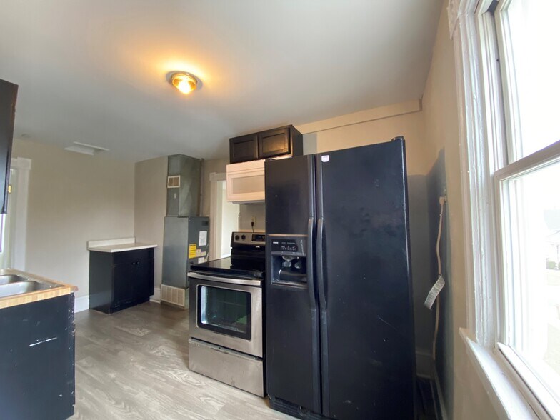 Kitchen 2 - 309 S Georgia St