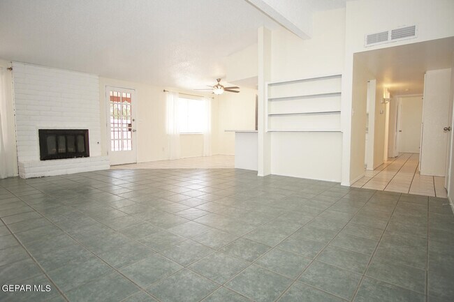 Building Photo - 5009 Sycene Ct