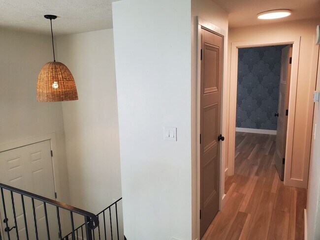 Building Photo - Beautiful 4BR/2BA South Spokane Home
