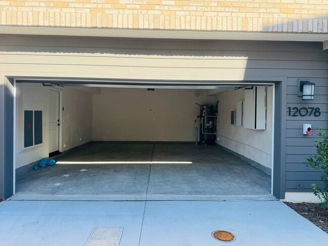 Building Photo - 12078 Aden Wy