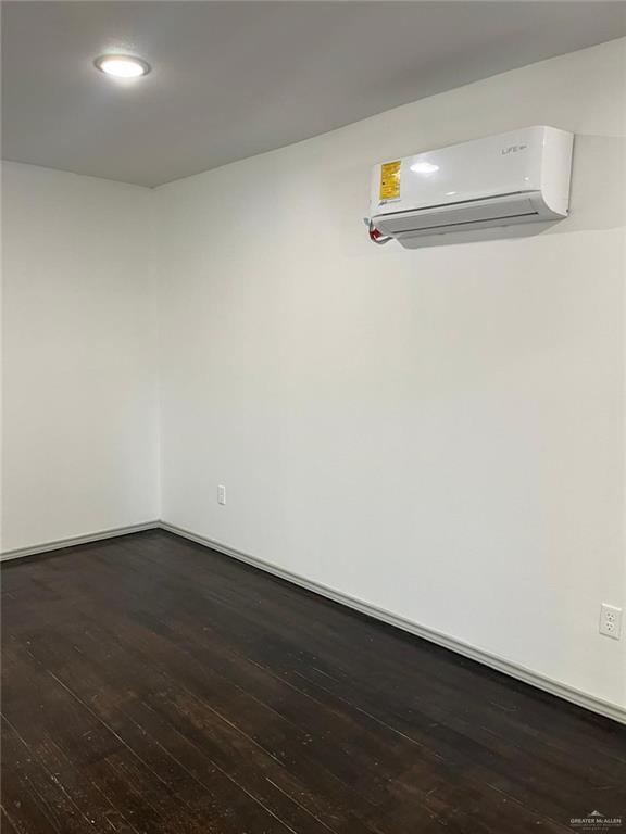 Building Photo - 18 Miller Ave