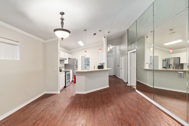 Building Photo - 2114 NW 52nd Pl