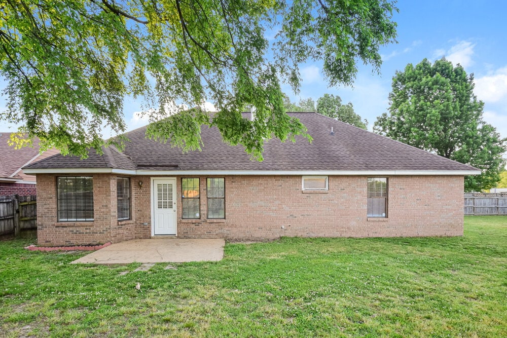 Building Photo - 7117 Goodman Ridge Dr