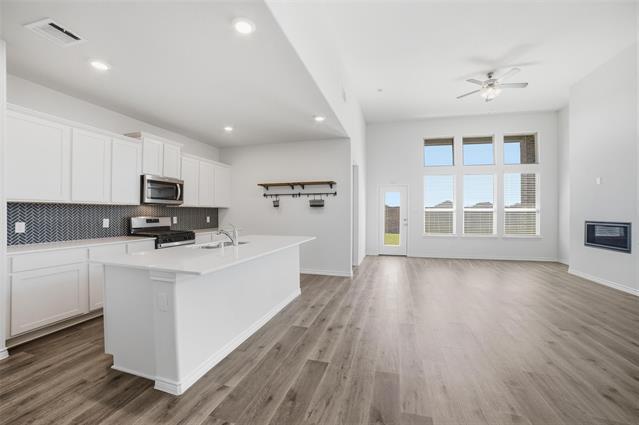 Building Photo - 8348 George Brown Dr