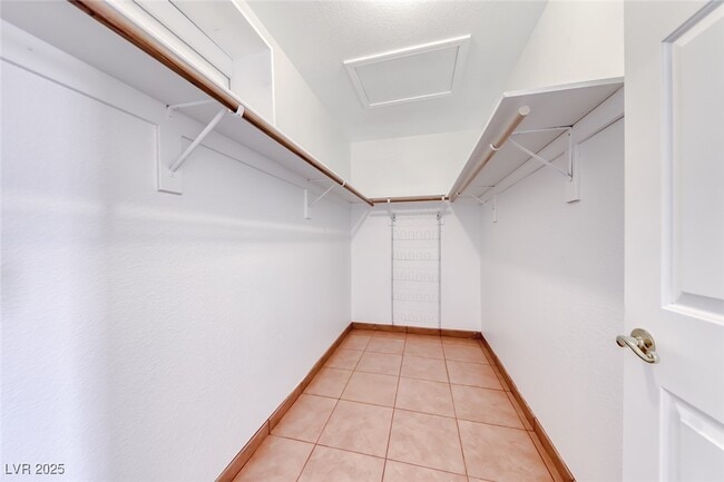 Building Photo - 6405 Break Point Ave