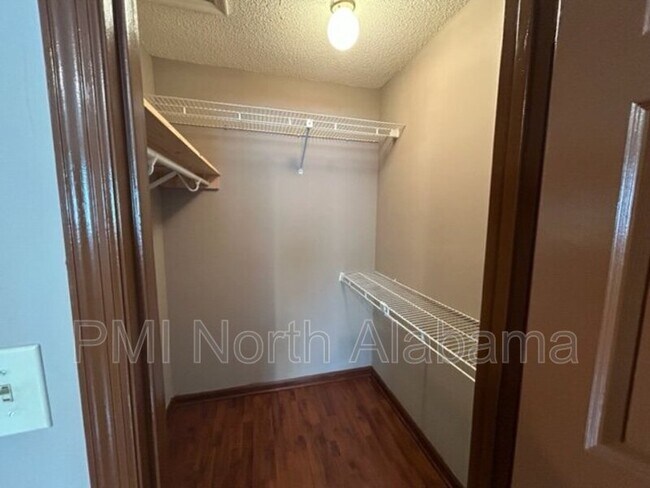 Building Photo - 1023 Stones Throw Dr NW