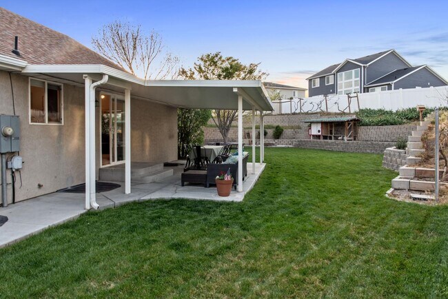 Building Photo - 2521 Apricot Pl