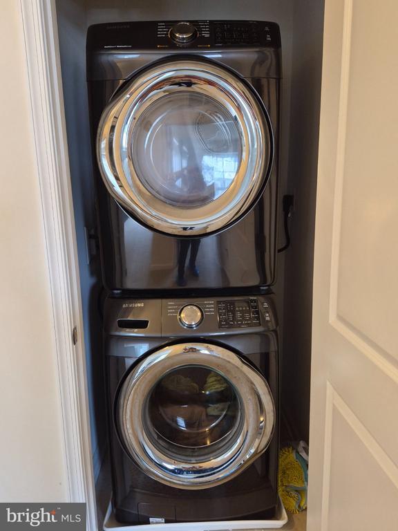 Building Photo - 9707 Glassy Creek Way