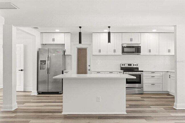 Building Photo - 6120 5th Ave N