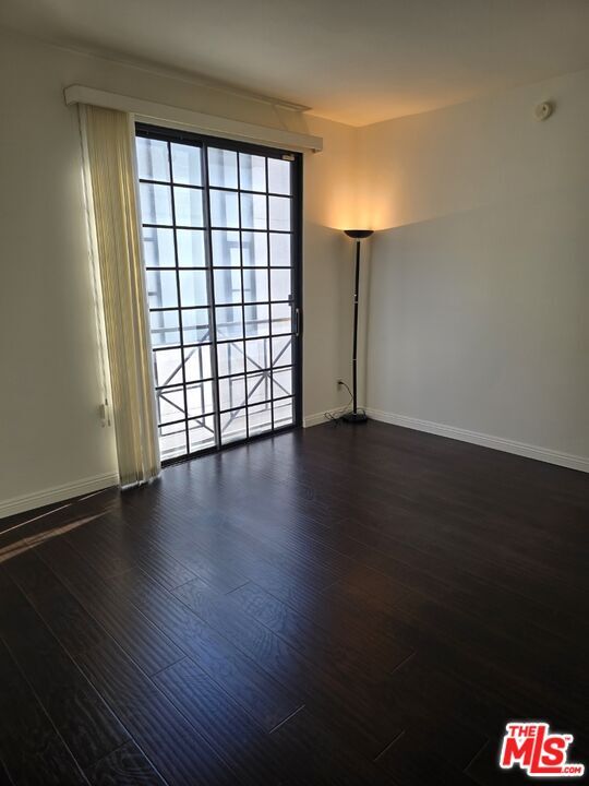 Building Photo - 860 S Lucerne Blvd