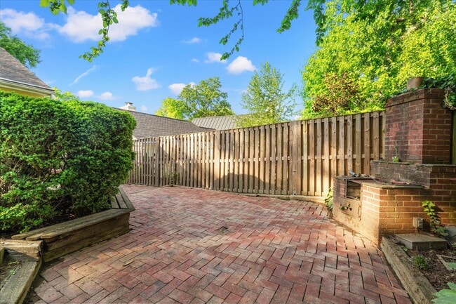 Building Photo - 500 Monticello Blvd