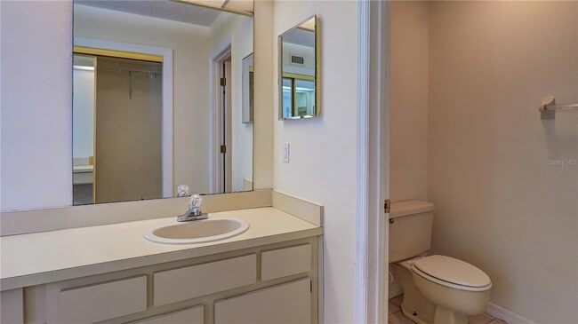 Building Photo - 15206 W Pond Woods Dr