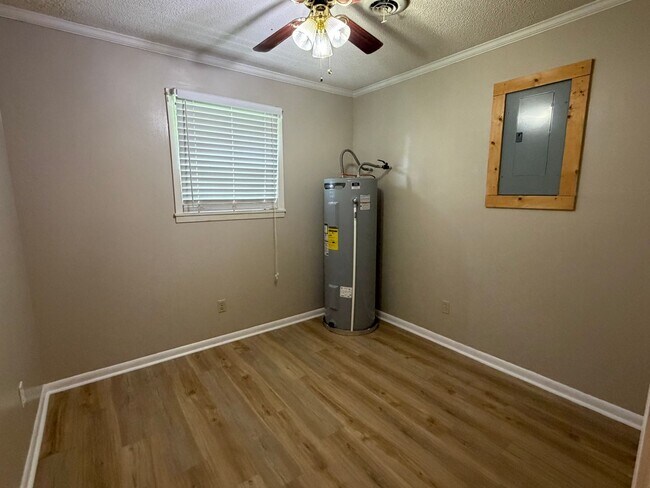 Building Photo - 4 bed/3 bath house in Tupelo