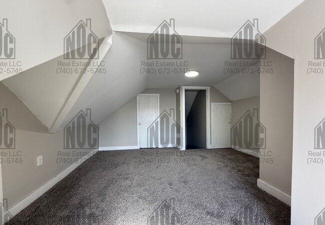 Building Photo - 726 E Main St