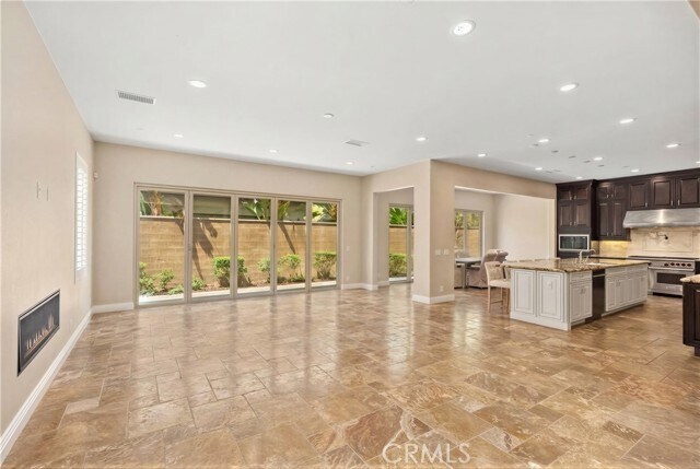 Building Photo - 57 Gainsboro