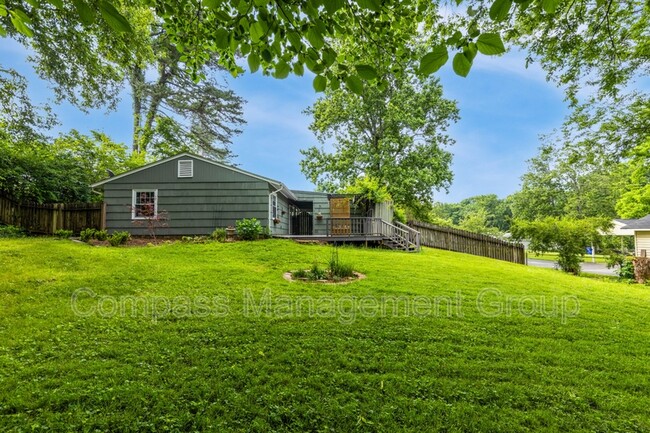 Building Photo - 1125 Timbergrove Dr