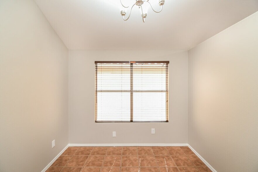 Building Photo - 1266 E Sierra Madre Ave