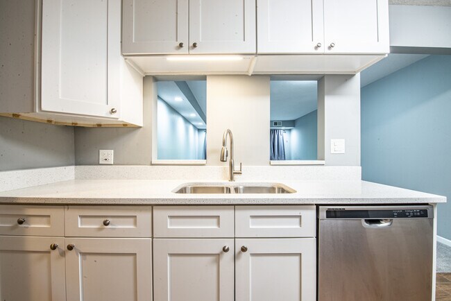 Building Photo - 5101 Carriage Way Dr