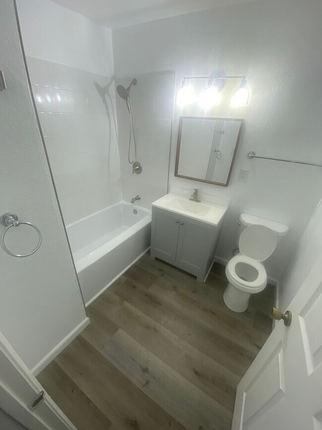 Building Photo - 3738-3742 Randolph Ave