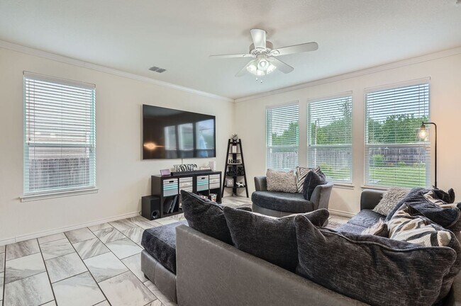 Building Photo - First time rental!
