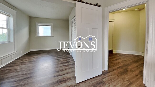Building Photo - 723 S Sprague Ave