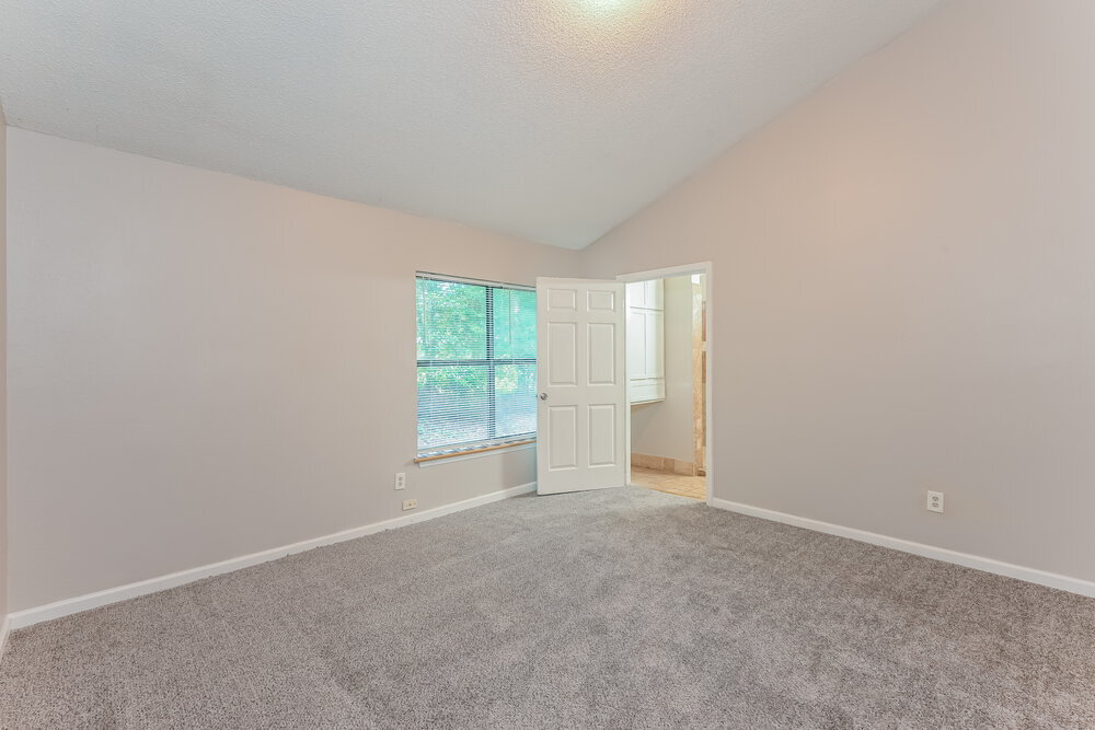 Building Photo - 1100 Creekwood Cove