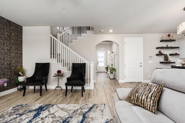 Building Photo - Copper River Canvas on the Bluffs! 4B/3BA ...