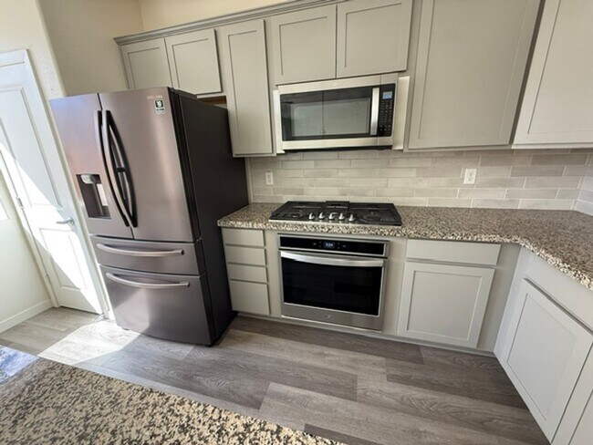 Building Photo - Charming Sun Valley Home with Generous Yard