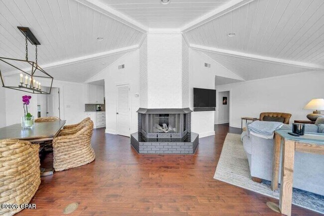Building Photo - 628 Amberjack Dr