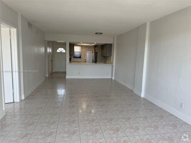 Building Photo - 1333 E Hallandale Beach Blvd