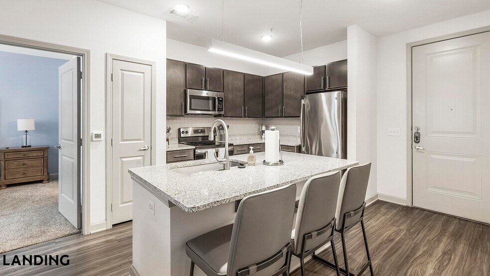 Building Photo - 2800 NE Green Oaks Blvd