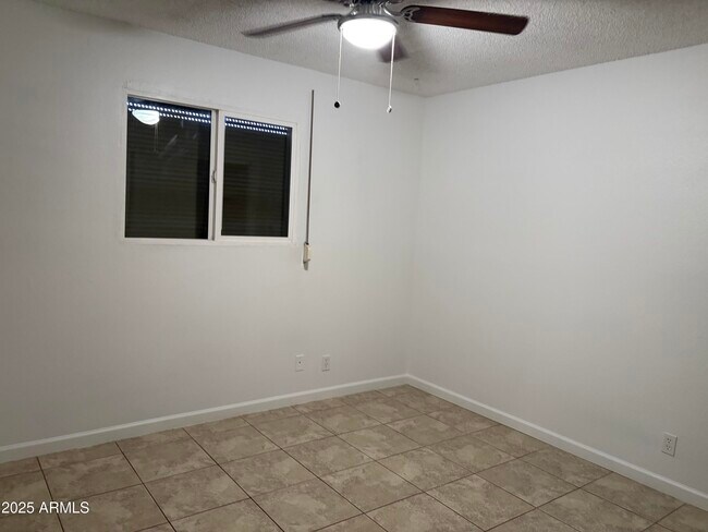 Building Photo - 3605 S Cutler Dr